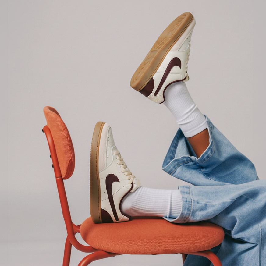 NIKE