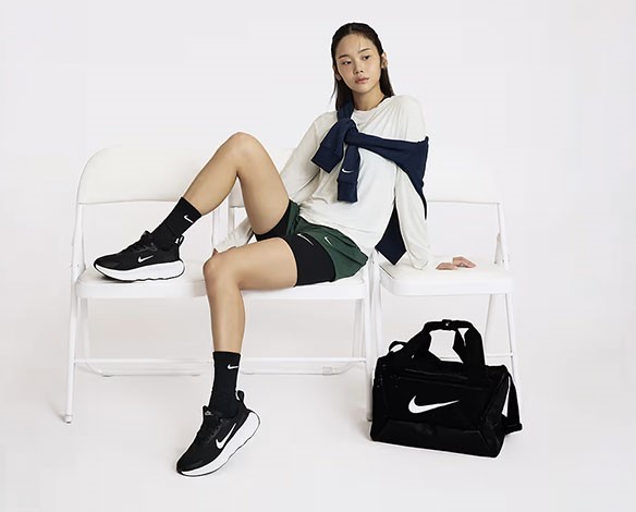 NIKE