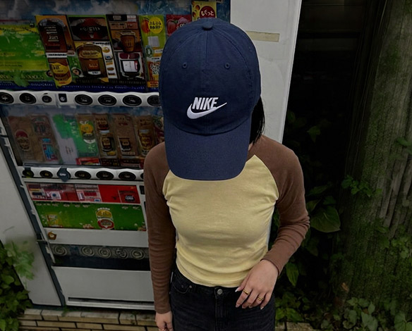 NIKE