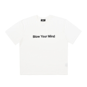엠보싱 레터링 티셔츠 | WHITE