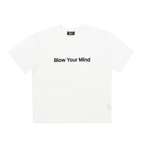 엠보싱 레터링 티셔츠 | WHITE
