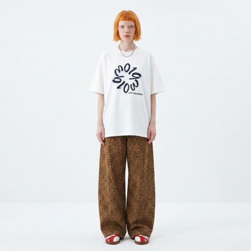 PIGMENT_TYPOGRAPHY T-SHIRT [NAVY LOGO]