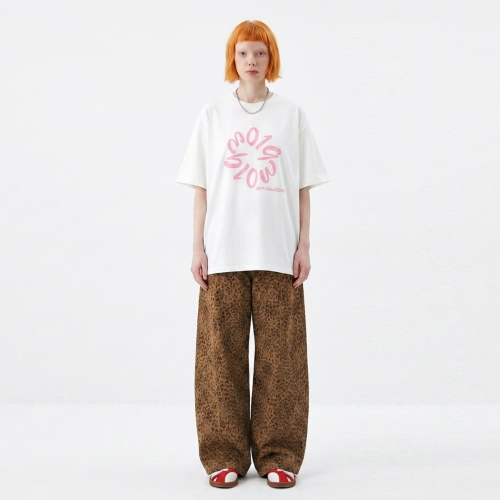 PIGMENT_TYPOGRAPHY T-SHIRT [PINK LOGO]