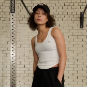 딥 커브 리브드 슬리브리스 | 화이트