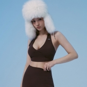 신스 누아르 홀터브라탑 | 브라운