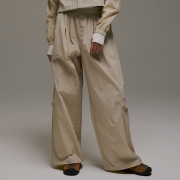 컷라인 니 투턱 팬츠 베이지