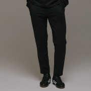 트레인 백 컷 슬림팬츠 블랙