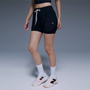 셔링 인레이 러너 쇼츠 | 블랙