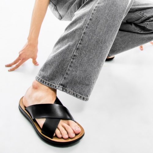 b2426 사와로 크로스 스트랩 베이직 슬리퍼 | 블랙브라운